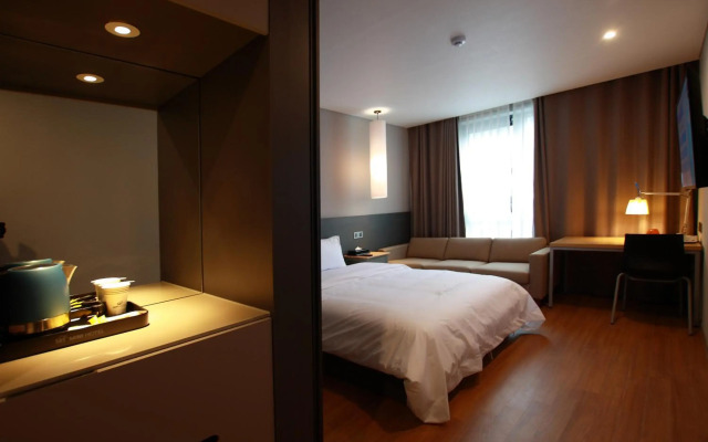 141 Mini Hotel
