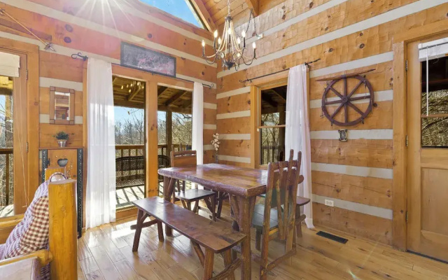 Little Bear Lookout by Jackson Mountain Rentals
