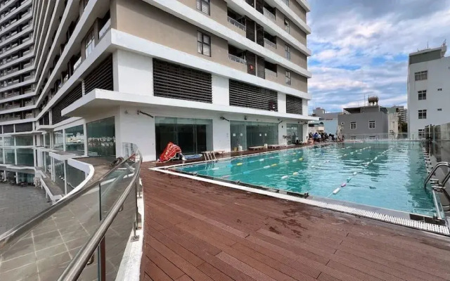 Stunning Ocean View Apartment in FLC Sea Tower