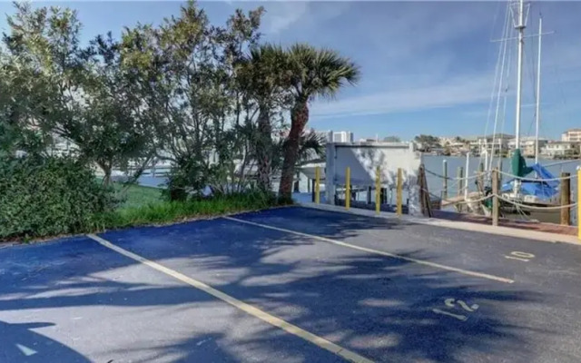 2 Bedroom Waterfront Pool Side!