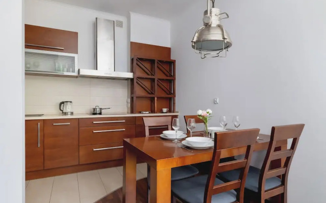 Asnyka Apartment Cracow by Renters