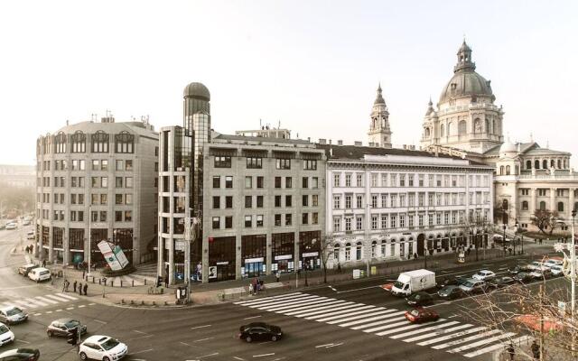 Andrassy 1 Apartment