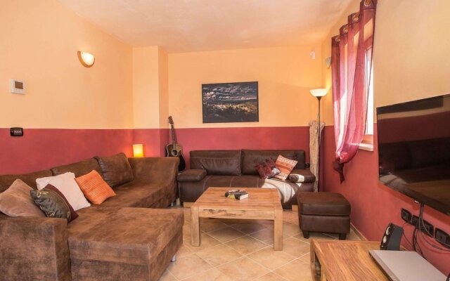 Adorable Holiday Home With Private Swimming Pool & Terrace