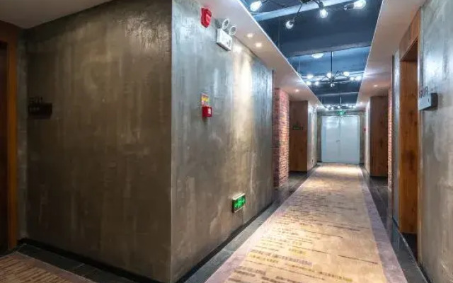 Lingao Huaerdun Movie Theme Hotel