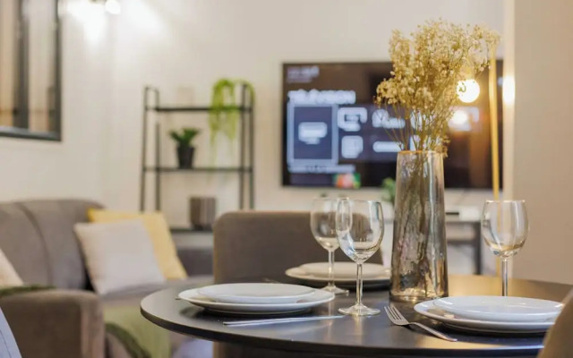 Beautiful Apartment at Gare de L'est Republique