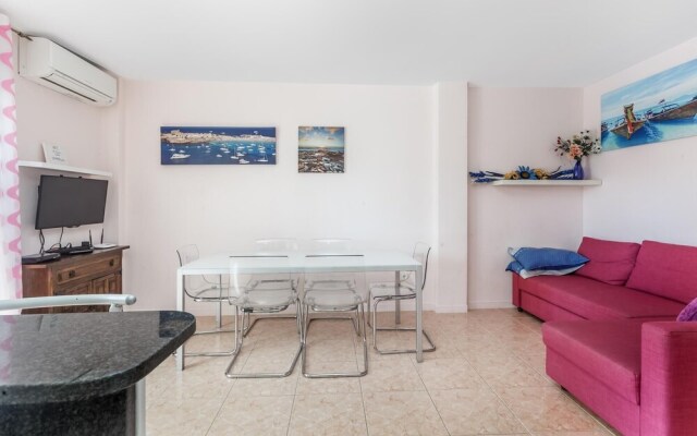 Gorgeous 2-bed Apartment Near the Beach