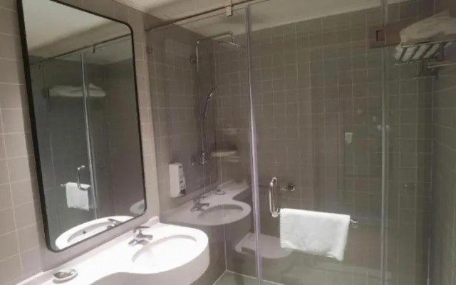 Zhangjiagang Suning Auraya Hotel