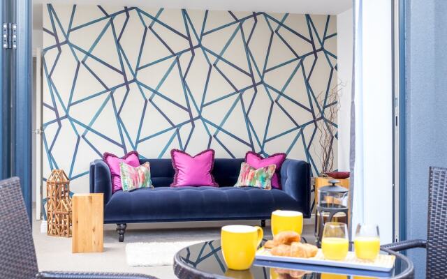 Elliot Oliver - Executive 2 Bedroom Garden Apartment