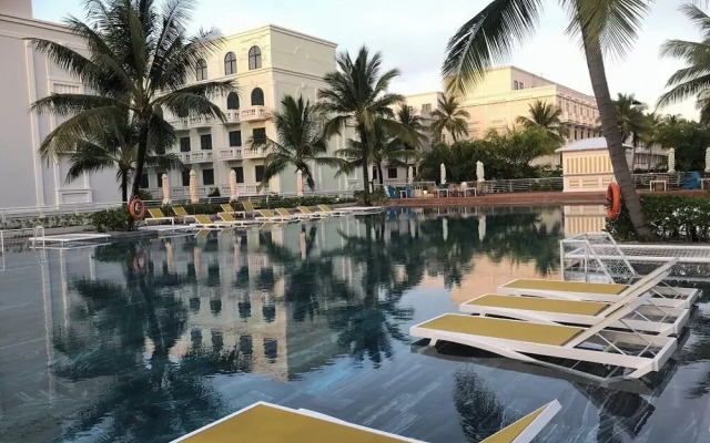 10 Bedroom Apartment 300m From The Sea