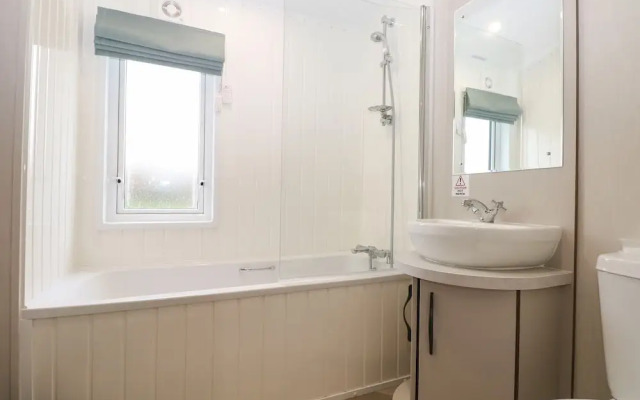 Lodge at Chichester Lakeside