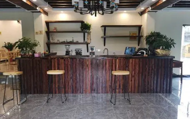 ShangHai WangHuYueShe Hotel