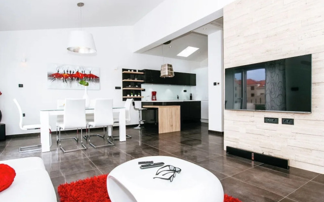 Luxurious Apartment in Zadar With Garden