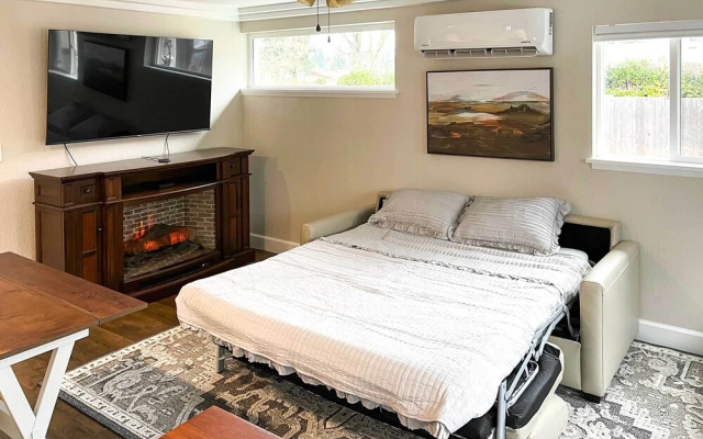 Well-appointed Milwaukie Home: Great Location