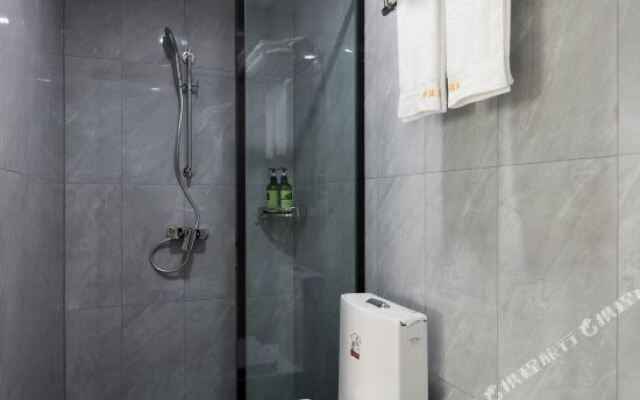 Yuting Hotel (Changsha IFS International Financial Center Wuyi Square Subway Station)