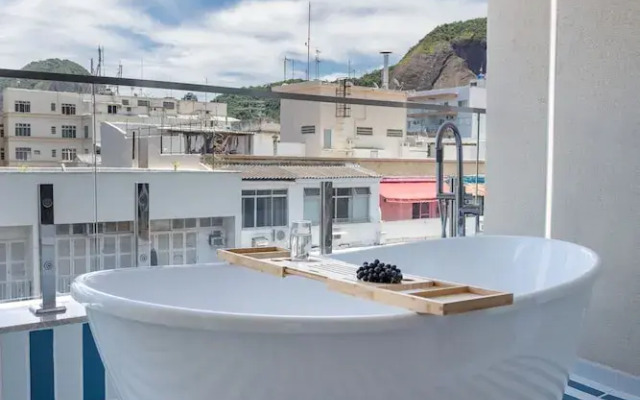Sea View and Balcony With Bathtub Q4
