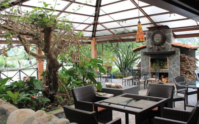 El Oasis Hotel y Restaurante