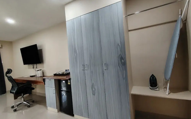 McRoyal Hotel