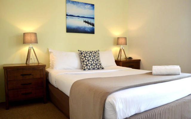 Outrigger Bay Apartments
