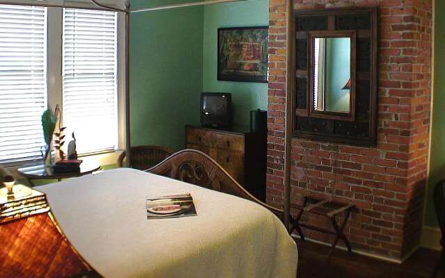 Palm Beach Hibiscus Bed & Breakfast