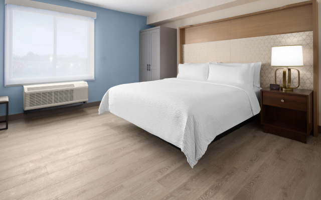 Holiday Inn Hotel and Suites Richmond West End by IHG