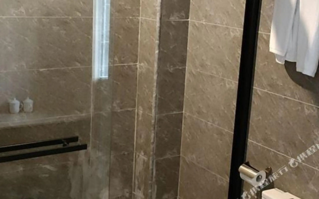 Youbo Four Seasons Apartment (Hengqin Ocean Kingdom Store)