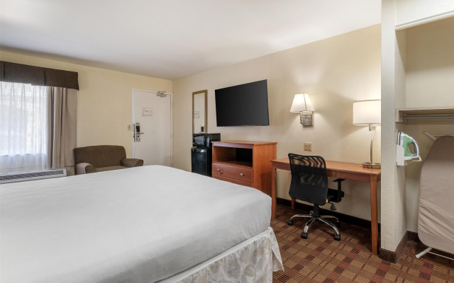 SureStay Hotel by Best Western East Brunswick