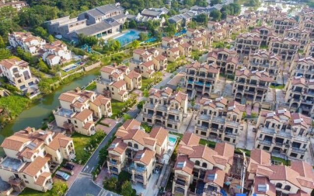 Huizhou Nankunshan Chuyi Designer Parent-child Theme Pool Hot Spring Villa