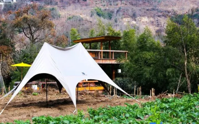 Mulin Forest Zhaoxi Hot Spring Homestay — 4-star hotel in Luding