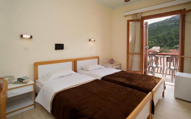 Moustakis Hotel