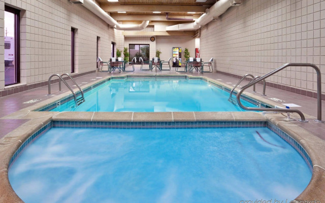 Delta Hotels by Marriott Detroit Novi