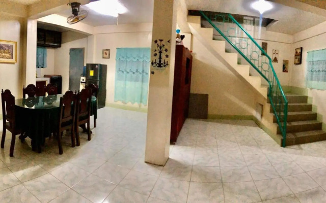 15pax-2 minutes to Vigan-RoseandFer Transient-2 Bedroom House