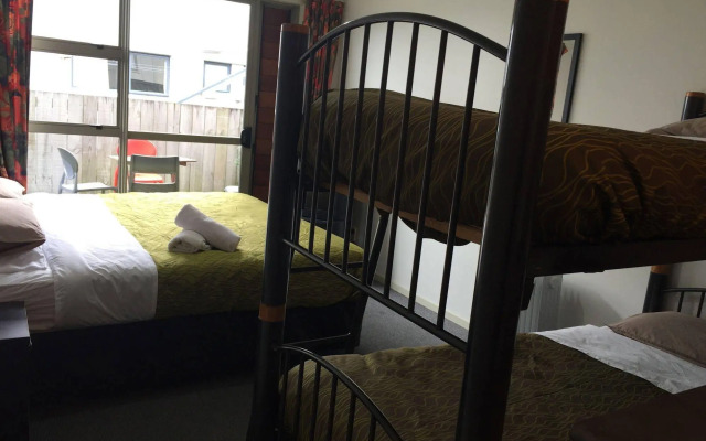 Tiki Lodge Backpackers