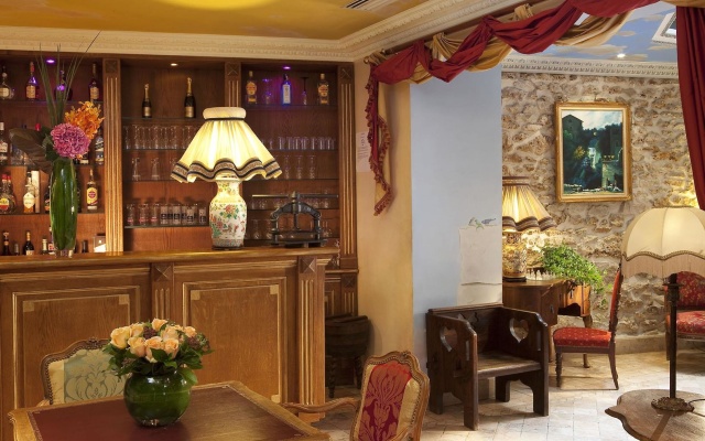 hotelImage