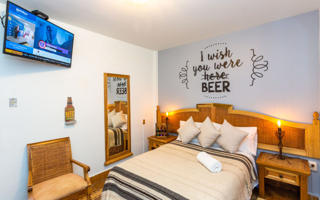 Mala Vecindad Beer Hotel