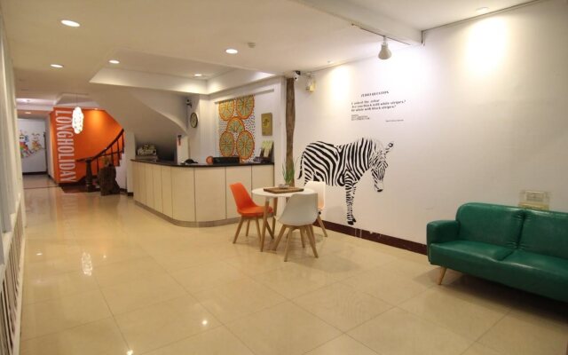 Long Holiday Inn