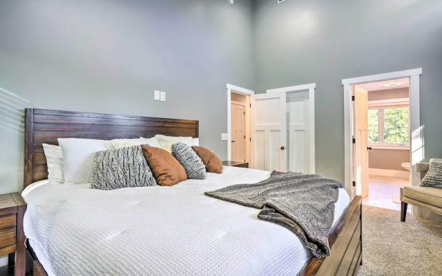 Pet-friendly Minneapolis Home ~ 6 Mi to Dtwn!