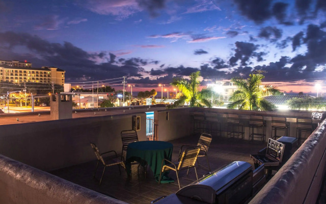 Camelot Beach Suites