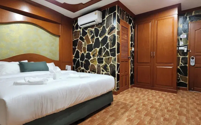 Arya Suites Patong Beach