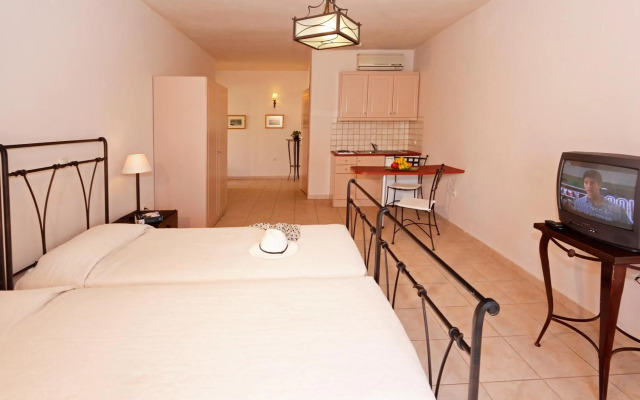 Lambrinos Suites