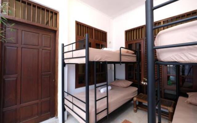 Wood Stone Hostel