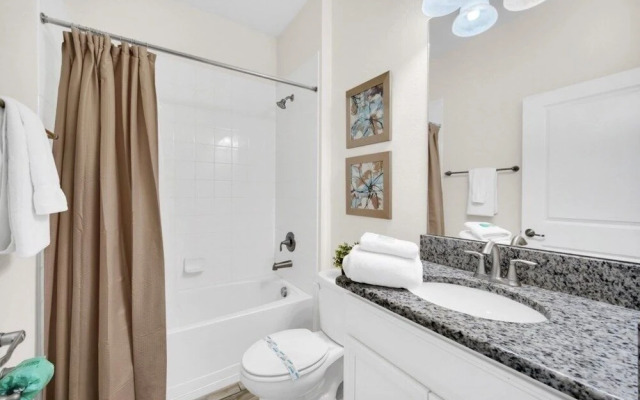 4710kings 6 Bedroom Villa by RedAwning