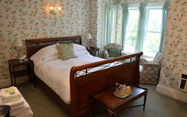 Bedham Hall Bed & Breakfast