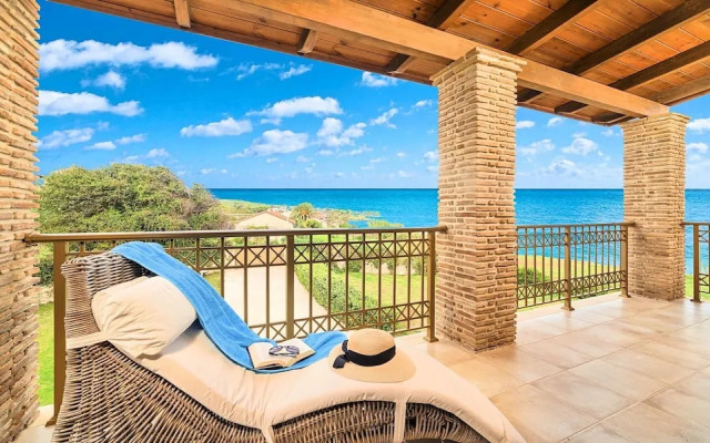 Psarou Beach House in Psarou