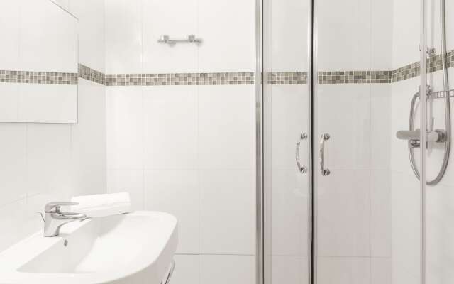 Grand Hôtel Dauphiné Toulon, Boutique Hôtel & Suites