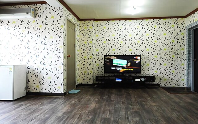 Gyeongju Padosori spa Glamping Pension