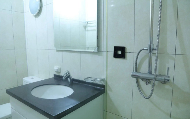 Q Square Apartment D