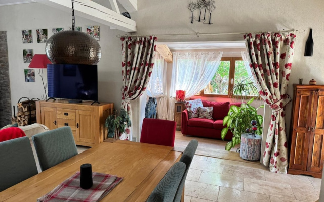 La Rocaille, House for 6 With Swimming Pool