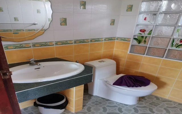 OYO 967 Andathien Pool Villa Aonang