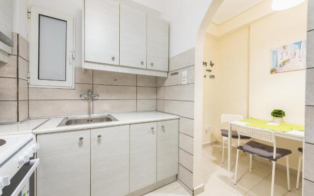 Modern 2BD apt in Athens DT, 2-min metro