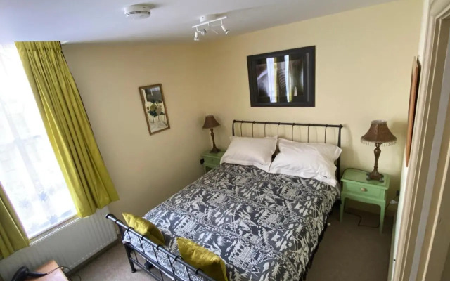 Flat G, 8 Castle Street